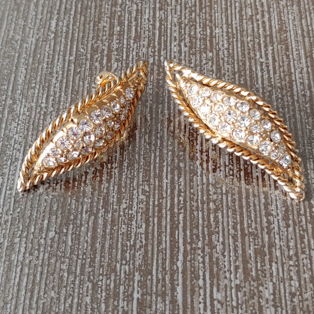 Hattie Carnegie Vintage Clip On Earrings